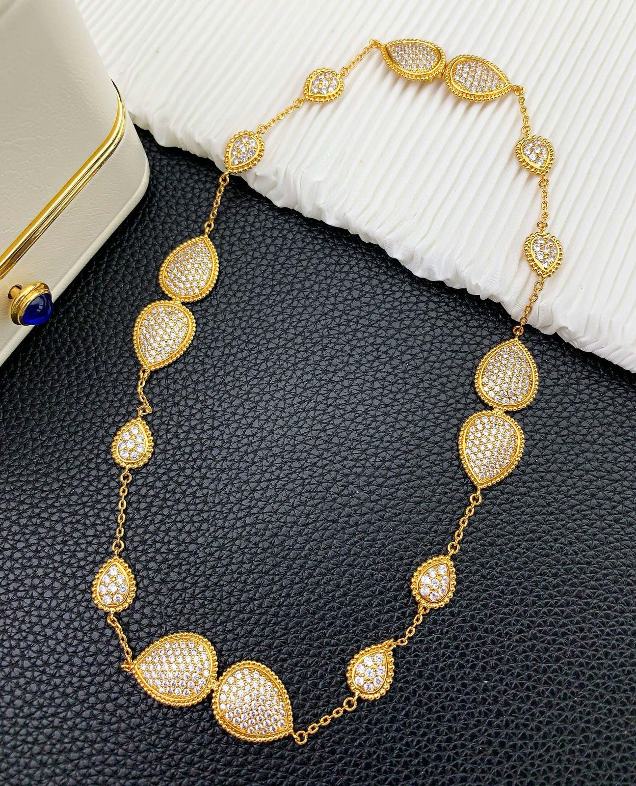 BOUCHERON LONG NECKLACE