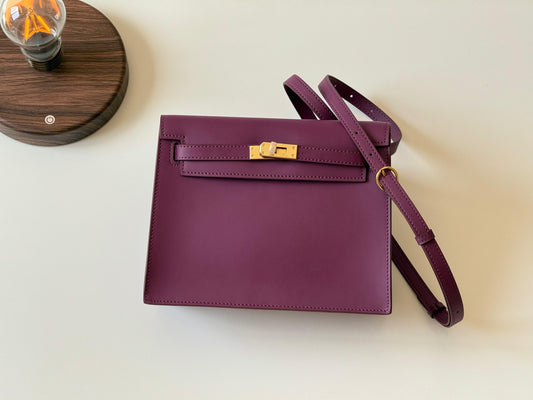 HERMES Kelly 22 Pochette Clutch in Anemone Swift leather Bag